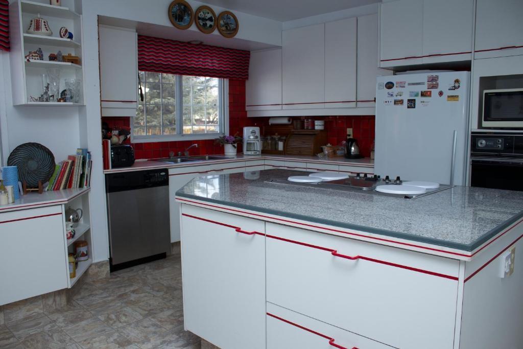Cozy Nest Bed & Breakfast YYC 외부 사진