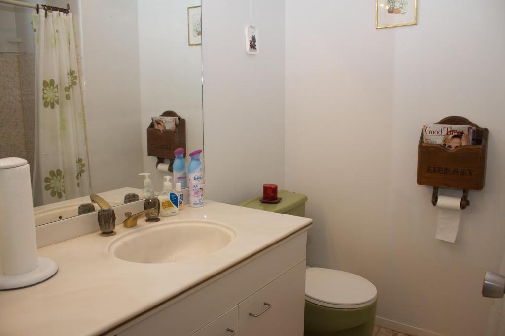 Cozy Nest Bed & Breakfast YYC 외부 사진